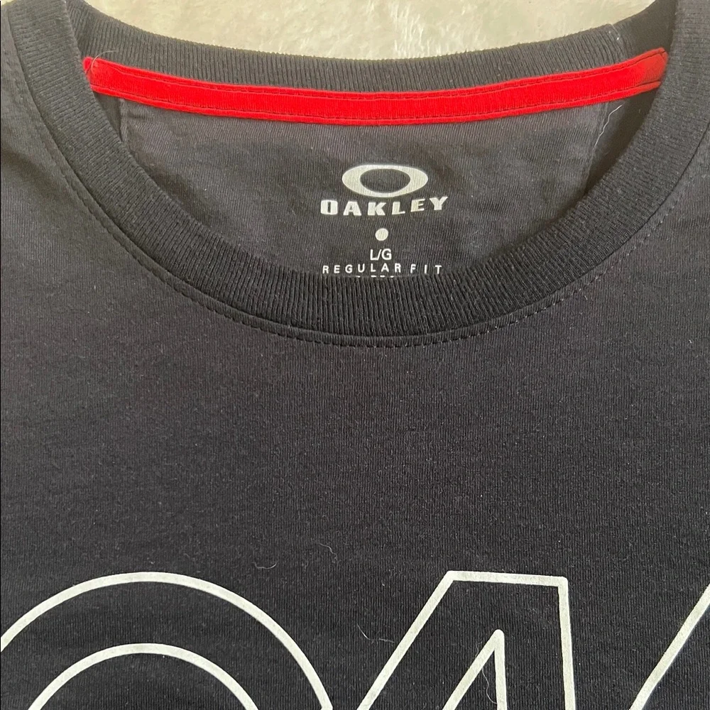 Oakley Men's Black Graphic Tee Multicolor Outlined Logo Casual Streetwear Size L - Picture 3 of 7